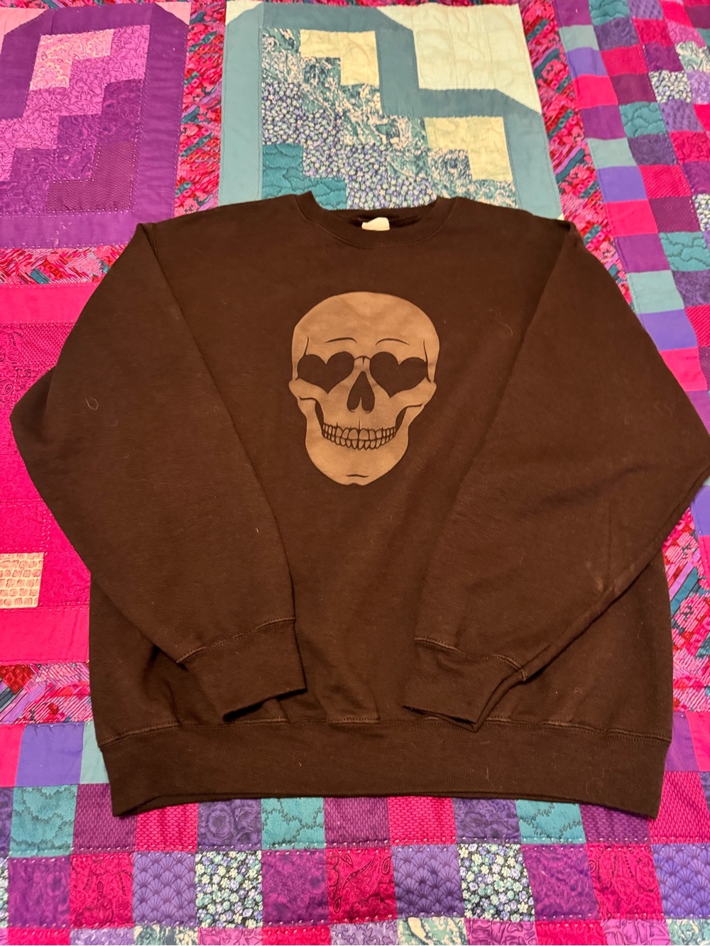 Gildan Black Crewneck Sweatshirt with Brown Skull Graphic